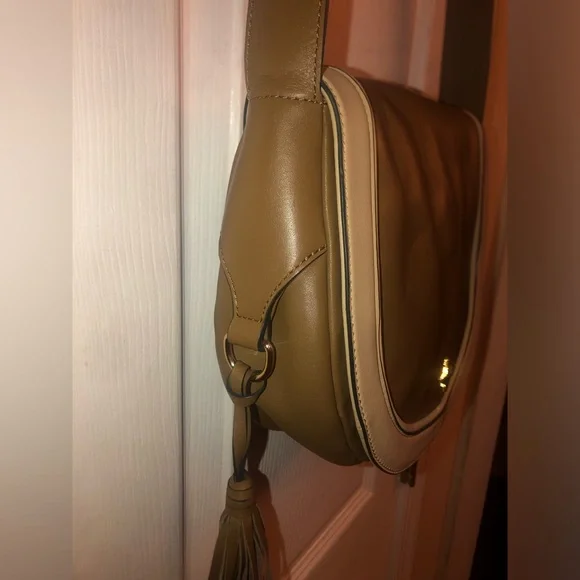 Pour La Victoire Leather Shoulder Bag - Picture 2 of 12